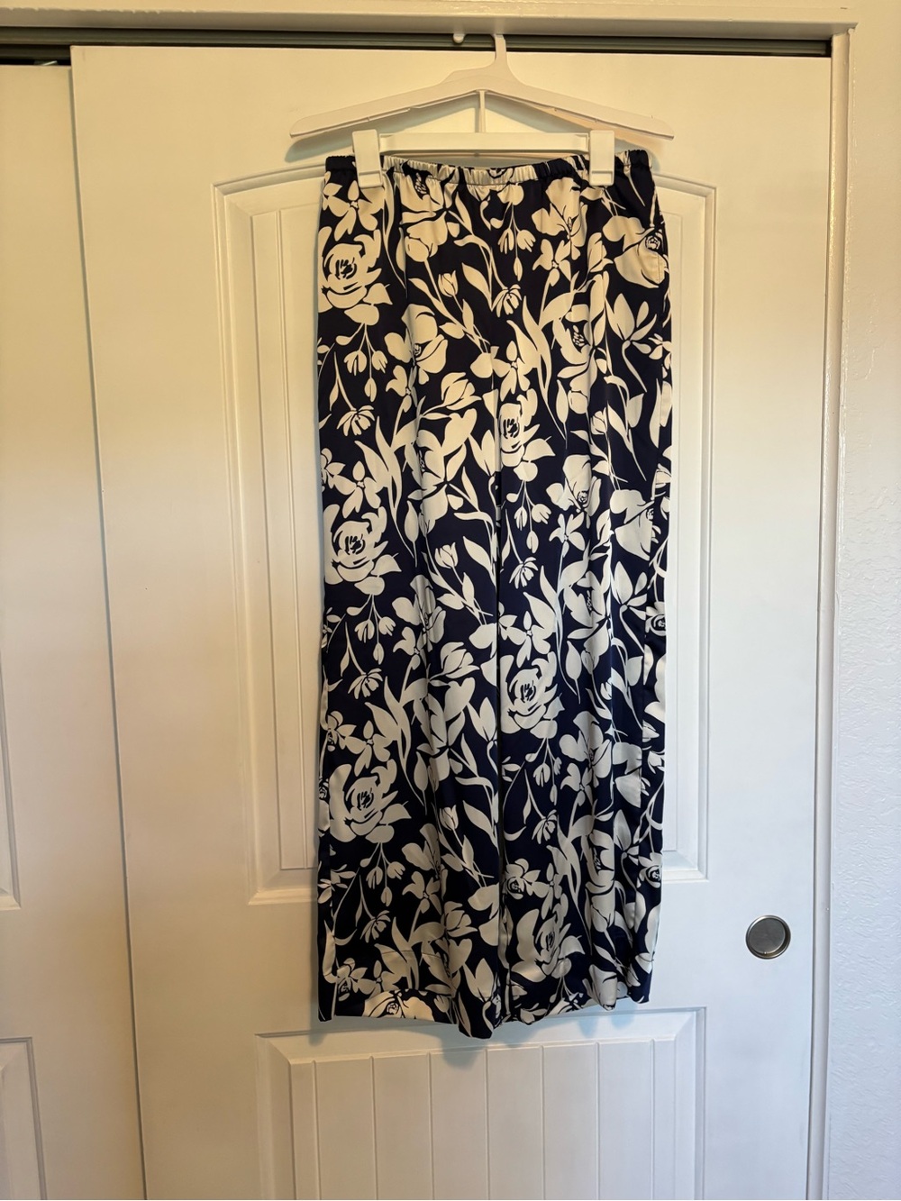 Floral Print Pants in Navy and White